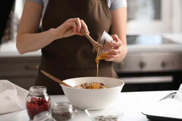 https://www.yolkeggs.co.uk/wp-content/uploads/2021/02/home_02_image_13.jpg